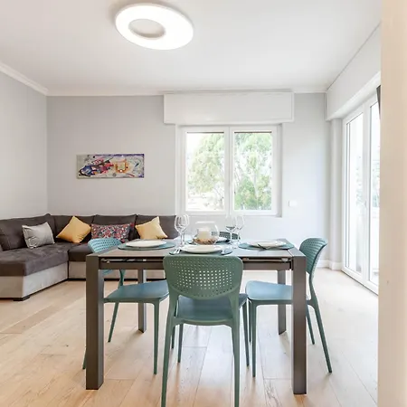 H11 Dreams Centro Apartment *